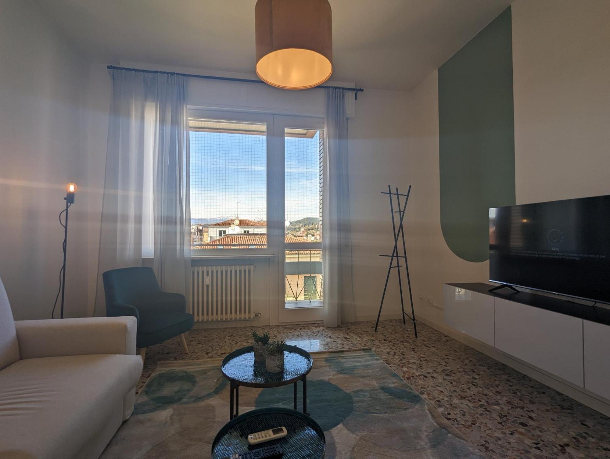 Big House-Private Parking-12" Walk From The Arena Apartment Verona Exterior photo