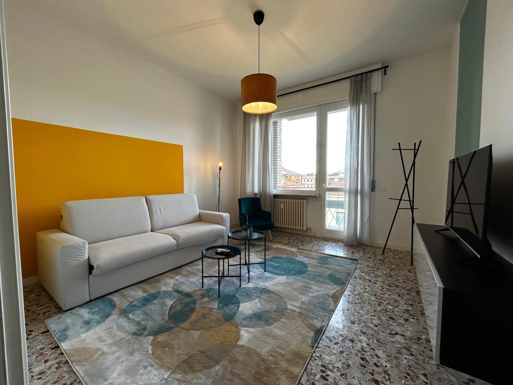 Big House-Private Parking-12" Walk From The Arena Apartment Verona Exterior photo